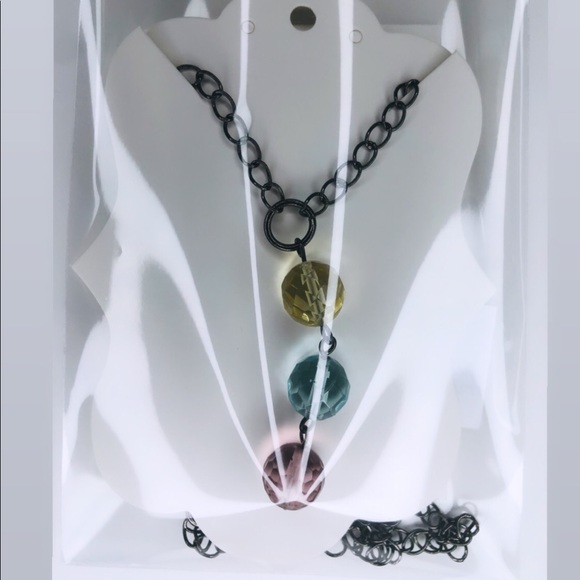 Simple Pastel Beaded Necklace - Picture 6 of 6